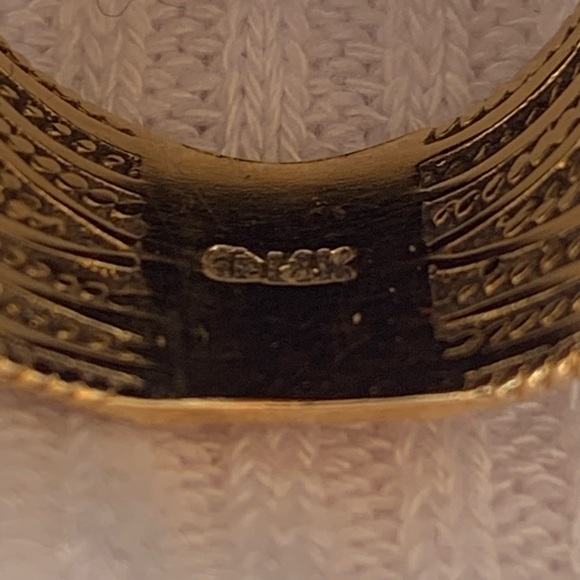 14K Antique Garnet Yellow Gold Ring - Picture 4 of 4